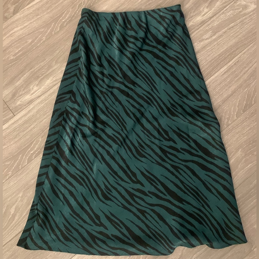 Green zebra slip skirt